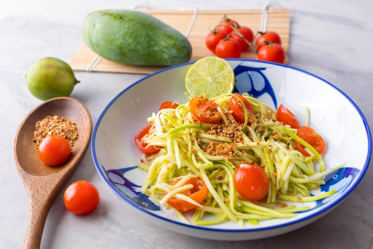 Gỏi xoài xanh ít chất béo nên có thể cung cấp đủ dưỡng chất hỗ trợ giảm cân tốt Gỏi xoài xanh ít chất béo nên có thể cung cấp đủ dưỡng chất hỗ trợ giảm cân tốt